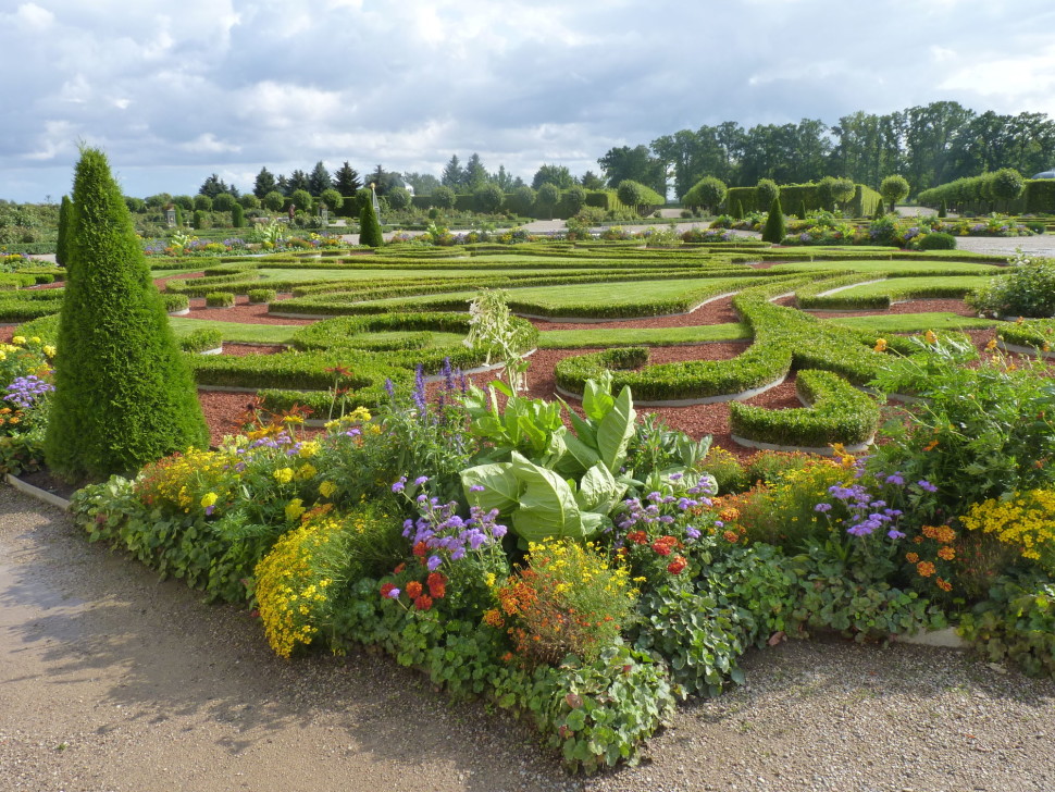 Parková úprava zahrad v lotyšském zámku Rundale.